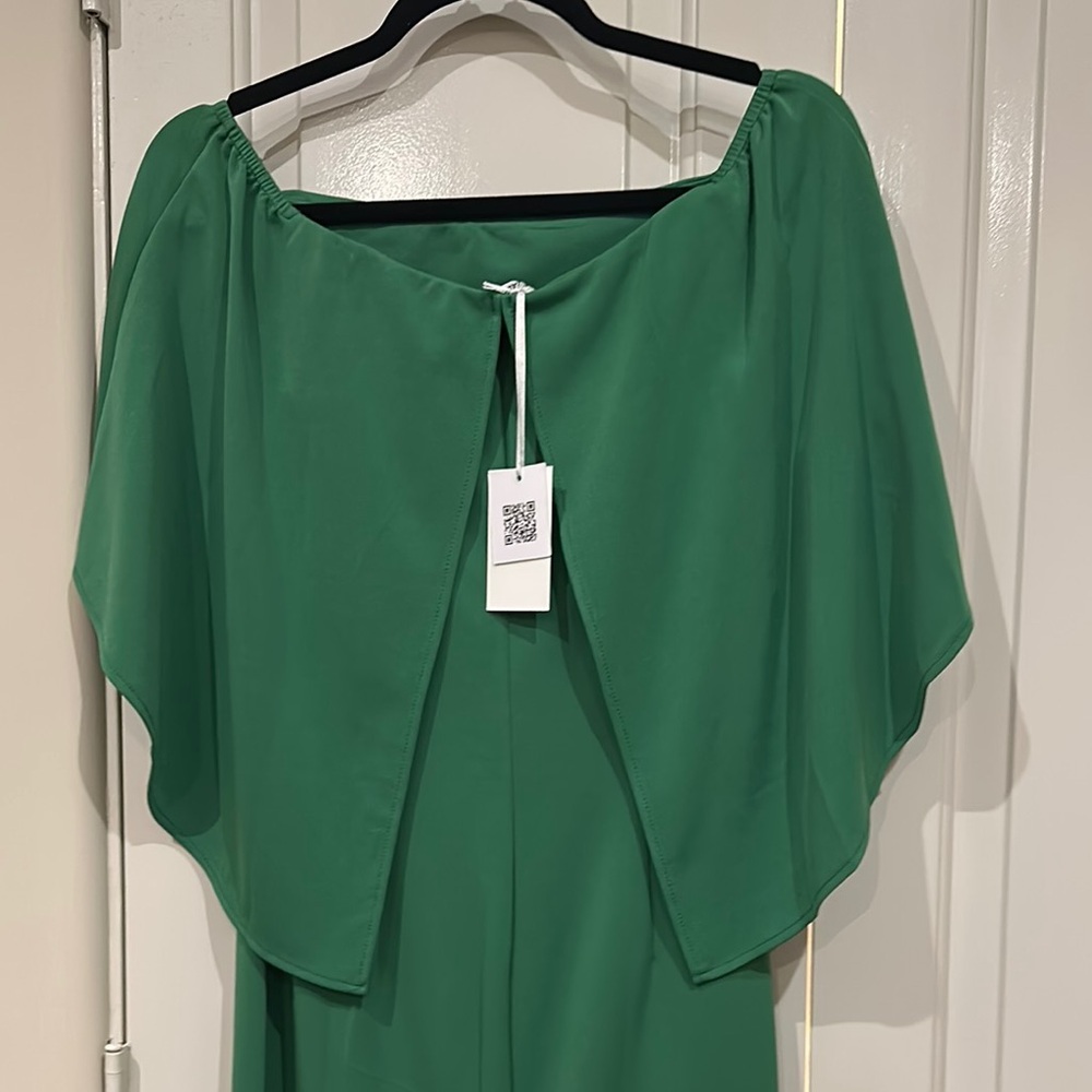 Elegant Green Off-Shoulder Dress - Picture 3 of 4